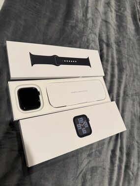 Apple Watch ⌚️ 2nd Gen SE (like new)  #applewatch #gadget #network #applephone